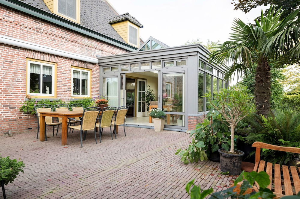 Bruvo - Een landelijke veranda verliest nooit aan populariteit